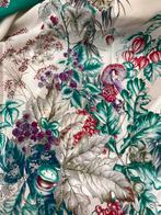Foulard Pierre Cardin en soie, Kleding | Dames, Mutsen, Sjaals en Handschoenen, Pierre Cardin, Ophalen of Verzenden, Zo goed als nieuw