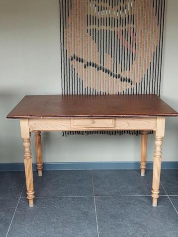 oude keukentafel beschikbaar voor biedingen
