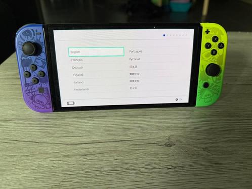Switch oled - Splatoon 3 edition, Games en Spelcomputers, Spelcomputers | Nintendo Switch, Zo goed als nieuw, Switch OLED, Met 2 controllers
