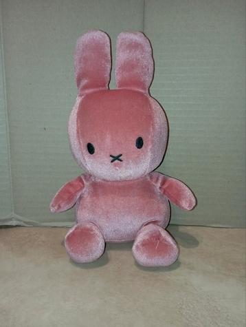 Nijntje Miffy knuffel  beschikbaar voor biedingen
