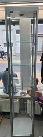 Lang vitrine met verlichting, Huis en Inrichting, Kasten | Vitrinekasten, Ophalen, Zo goed als nieuw
