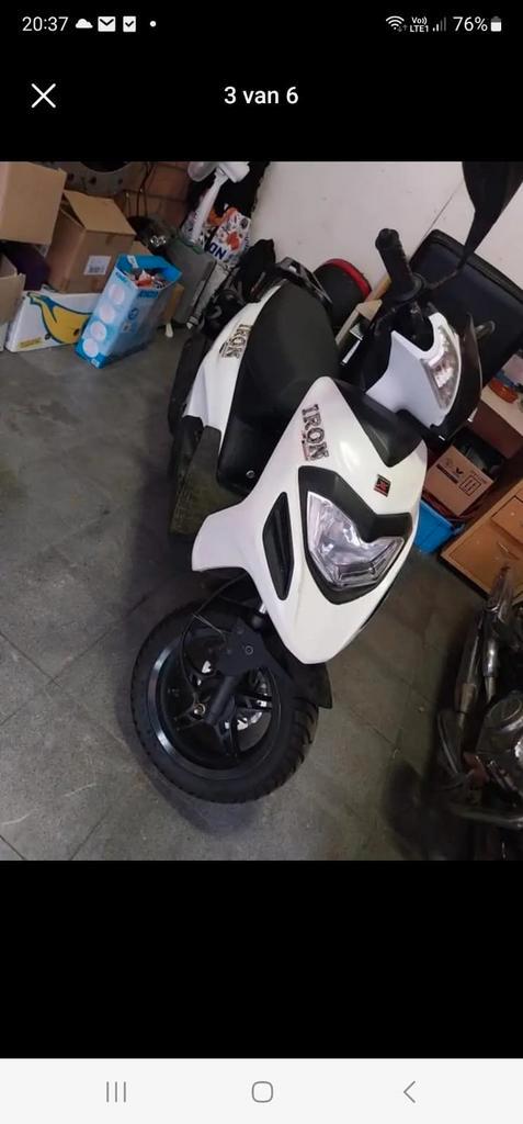 Brommer 49 cc in propere staat voor opmaak met motor stuk, Fietsen en Brommers, Scooters | SYM, Gebruikt, Ophalen