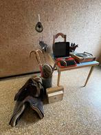 Lot Brocante vintage table de bridge, lampe sport, Ophalen