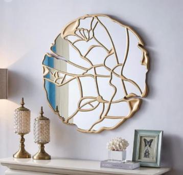 Luxe geometrische wandspiegel beschikbaar voor biedingen