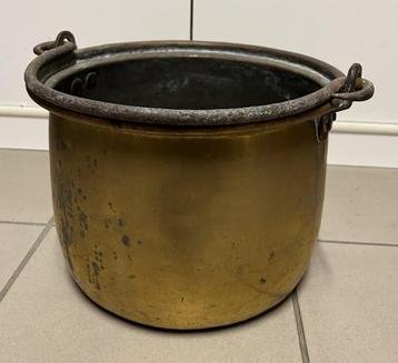 Geel Koperen Ketel - 2640 gram beschikbaar voor biedingen