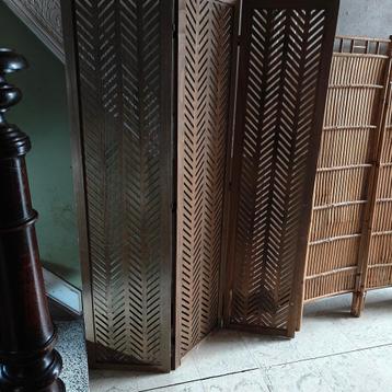 Mooi houten kamerscherm beschikbaar voor biedingen