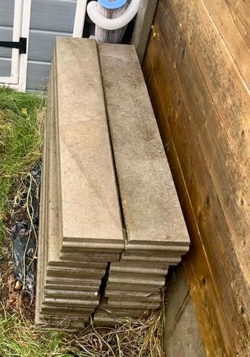 18 stuk boordstenen  beschikbaar voor biedingen