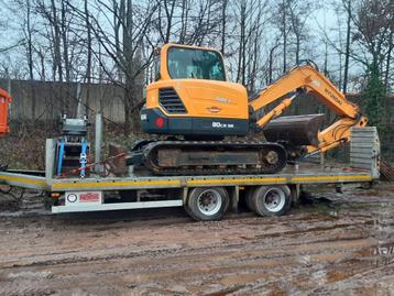 Graafmachine Hyundai R80CR-9A met bakken en bomenklem beschikbaar voor biedingen
