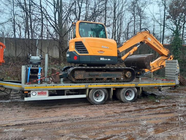 Graafmachine Hyundai R80CR-9A met bakken en bomenklem, Zakelijke goederen, Machines en Bouw | Kranen en Graafmachines, Graafmachine