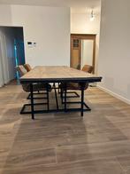 Houten tafel met zwarte metalen frame, Enlèvement, Comme neuf, Cinq personnes ou plus