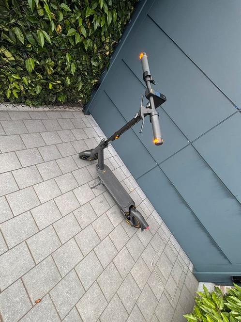 Ninebot G2 MAX ( Met factuurt en garantie), Fietsen en Brommers, Steps, Zo goed als nieuw, Elektrische step (E-scooter), Ophalen