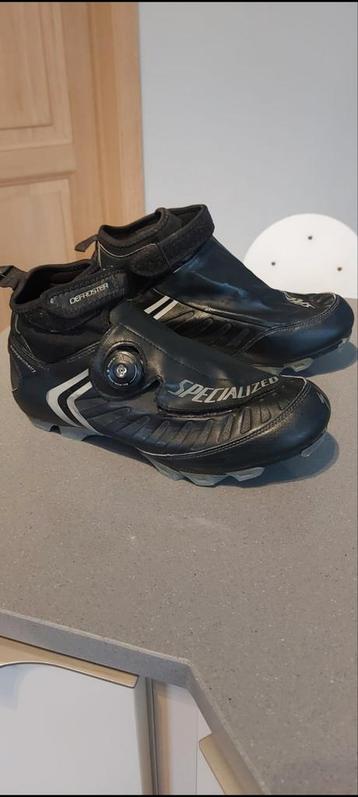 Chaussures de cyclisme à vendre  disponible aux enchères