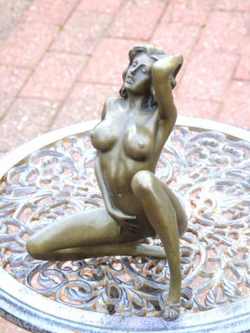 Naakte vrouw die zichzelf streelt gesigneerd in brons, NICK. beschikbaar voor biedingen