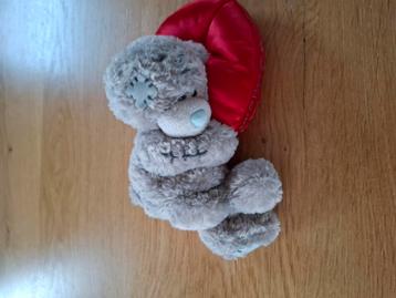 Me to you knuffel met hartje beschikbaar voor biedingen