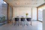 Inox eettafel met 6 moderne zwarte stoelen, Huis en Inrichting, Tafels | Eettafels, Ophalen