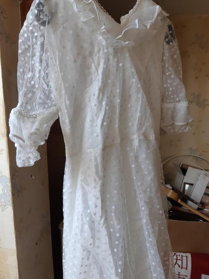 Zeer mooie unieke trouwjurk gemaakt rue de vlandre 1000Bx, Kleding | Dames, Trouwkleding en Trouwaccessoires, Gedragen, Trouwjurk