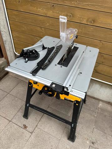 Zaagtafel  beschikbaar voor biedingen
