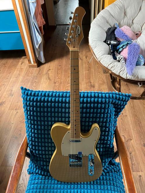 Stagg blonde telecaster en fender gigbag, Muziek en Instrumenten, Snaarinstrumenten | Gitaren | Elektrisch, Gebruikt, Solid body
