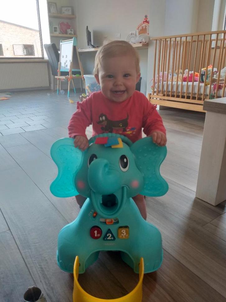 Loopwagen en speelolifant, Enfants & Bébés, Jouets | Autre, Comme neuf, Garçon ou Fille, Enlèvement