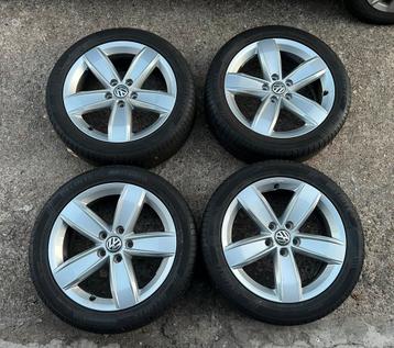 VW Golf 7 17 inch Velgen met Zomer Banden beschikbaar voor biedingen