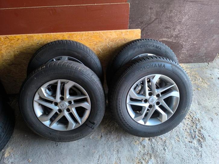 4 Jantes Origine Hyundai Tucson + Pneus Hiver 215/70 R16, Autos : Pièces & Accessoires, Pneus & Jantes, Pneu(s), Pneus hiver, Enlèvement