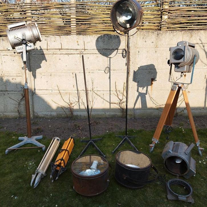 Lampe trépied industrielle, lampe sur pied, lampe de théâtre, Antiquités & Art, Antiquités | Éclairage, Enlèvement