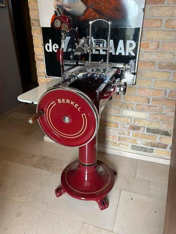 Unieke oude snijmachine berkel gerestaureerd model 8h beschikbaar voor biedingen
