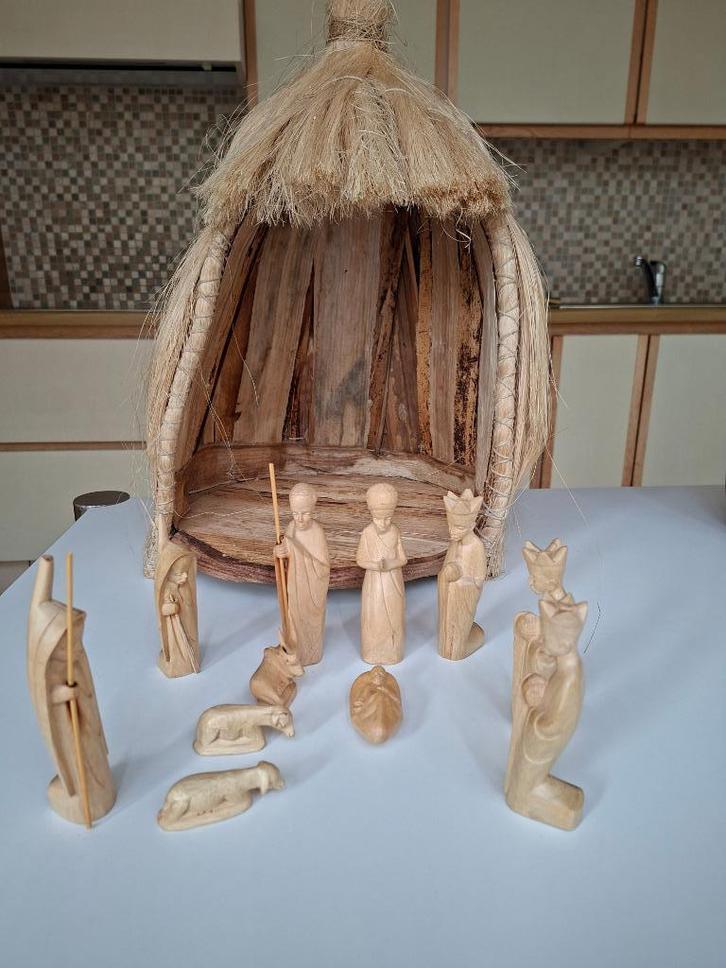 Kerststal afkomstig uit Kenia hoogte 45 cm, Diversen, Kerst, Zo goed als nieuw, Ophalen of Verzenden