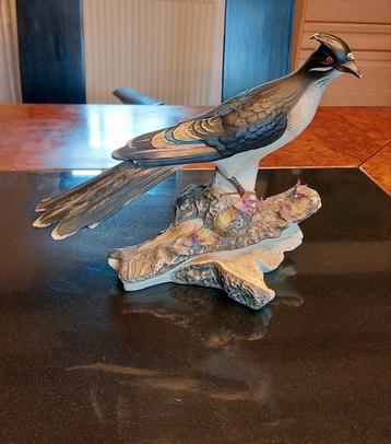 Porselein beeldje 29cm hoog. Blauwe ekster. beschikbaar voor biedingen