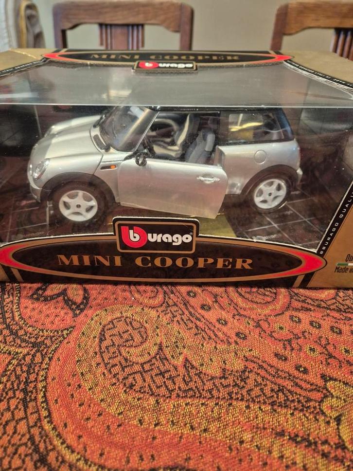 Mini cooper, Hobby en Vrije tijd, Modelauto's | 1:18, Zo goed als nieuw, Auto, Burago, Ophalen of Verzenden