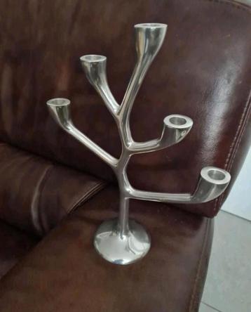 Mooie kandelaar in metaal beschikbaar voor biedingen