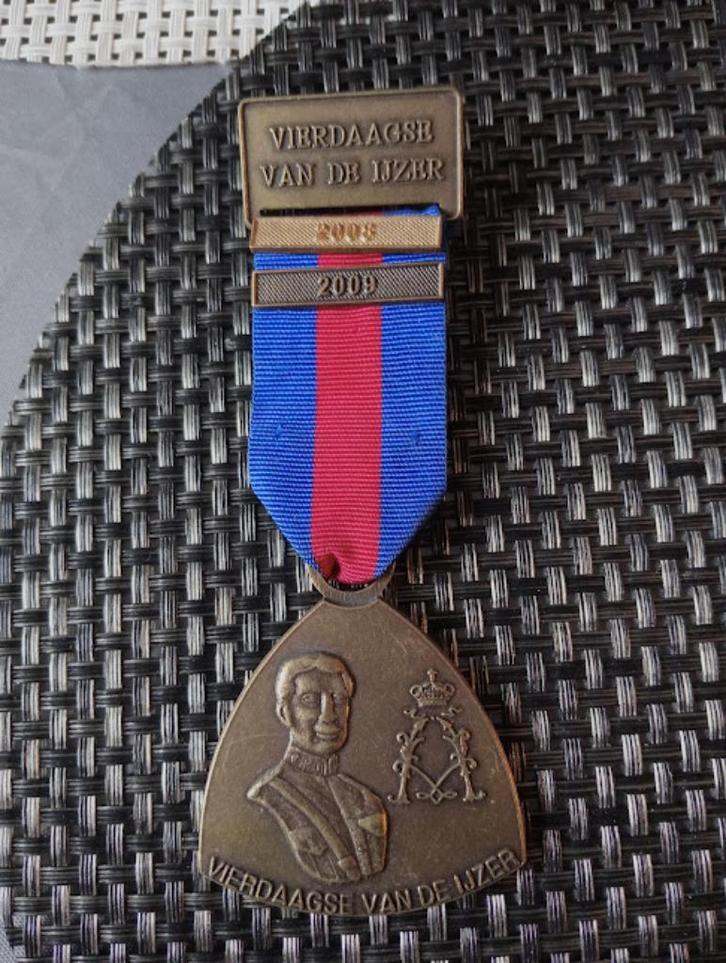 Een marktmedaille, Verzamelen, Militaria | Algemeen, Landmacht, Lintje, Medaille of Wings, Ophalen of Verzenden