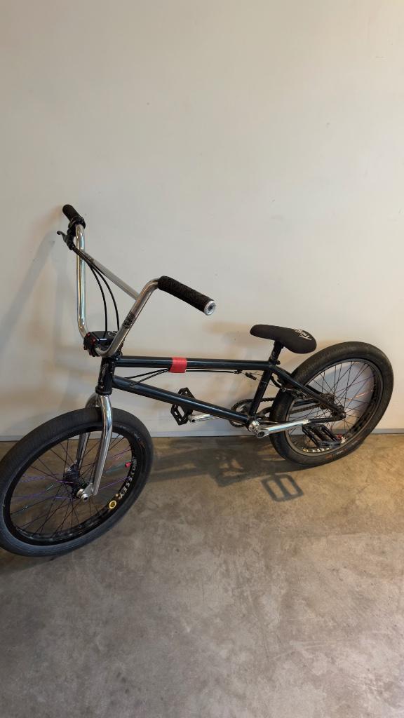 Total BMX, Fietsen en Brommers, Fietsen | Crossfietsen en BMX, Zo goed als nieuw, 16 tot 20 inch, Aluminium, Stuur 360° draaibaar