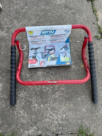 Fietsrek 2 fietsen beschikbaar voor biedingen