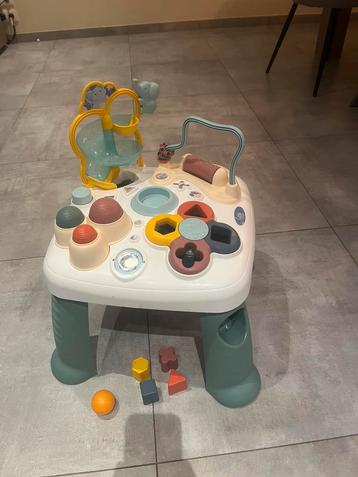 Litle smoby activiteitentafel beschikbaar voor biedingen