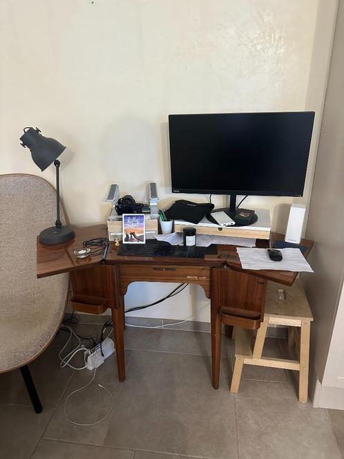 Klapbureau met opbergvakken│€ 30│vóór 4 juli, Huis en Inrichting, Bureaus, Zo goed als nieuw, Bureau, Ophalen