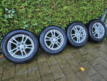 4 winterbanden Vredestein op velgen 205/60R16 beschikbaar voor biedingen