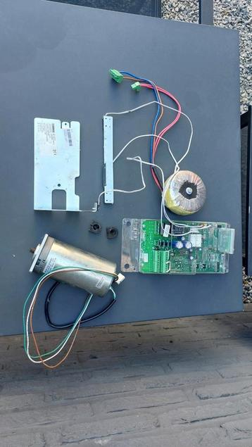 Schuifpoort motor +printplaat compleet met afstandsbediening, Doe-het-zelf en Bouw, Ophalen of Verzenden, Gebruikt, Elektromotor