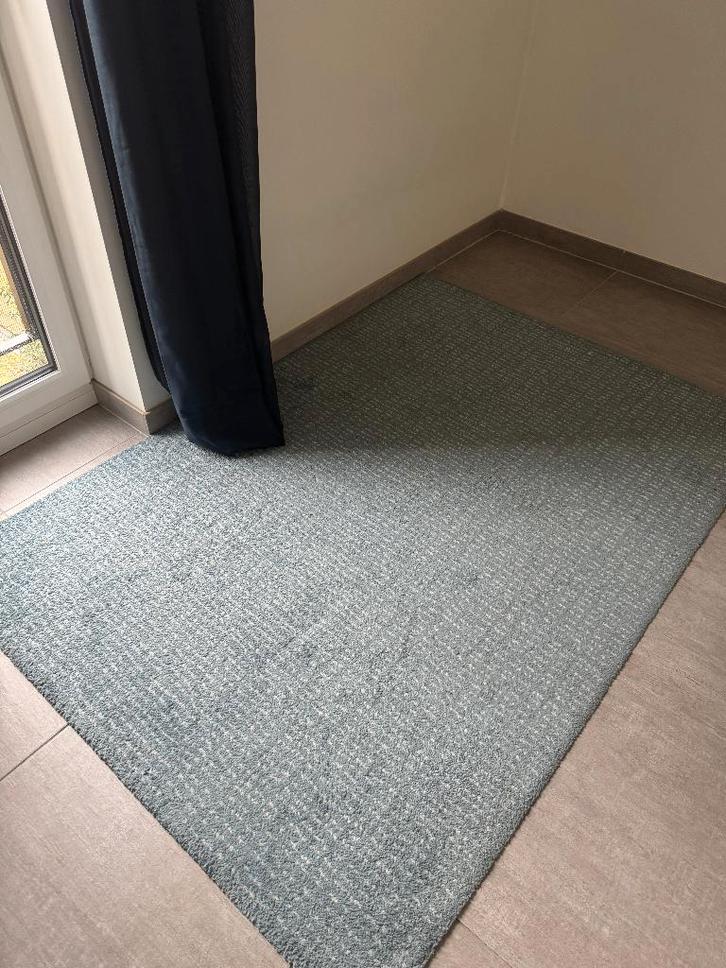 Blauw IKEA vloerkleed – zacht, modern en neutraal design, Huis en Inrichting, Stoffering | Tapijten en Vloerkleden, Zo goed als nieuw