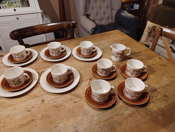 BOCH FIESTA BRUIN serviesdelen vanaf 3 euro, Antiek en Kunst, Antiek | Servies los, Ophalen of Verzenden