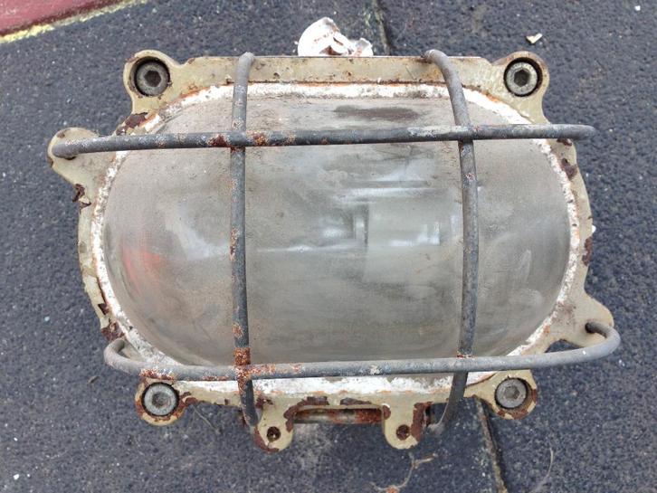 Authentieke Metalen robuuste lamp, Antiquités & Art, Antiquités | Éclairage, Enlèvement