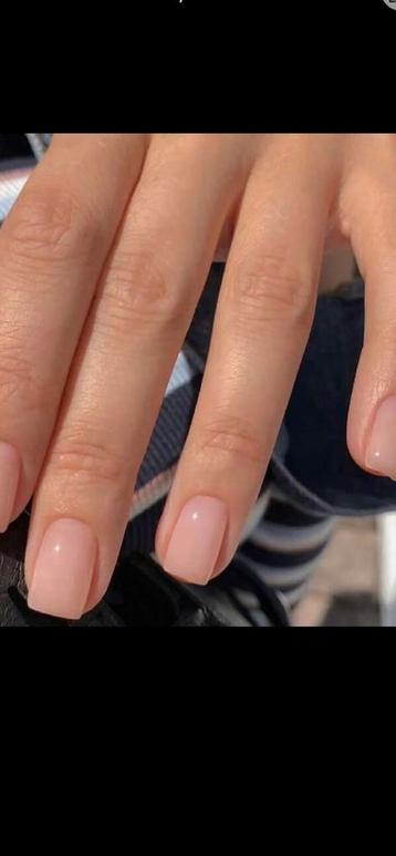 Semi permanent mains / pieds beschikbaar voor biedingen