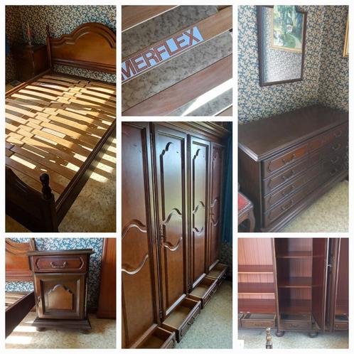 Klassieke slaapkamer in notelaar, Huis en Inrichting, Slaapkamer | Complete slaapkamers, Gebruikt, Twijfelaar, Ophalen