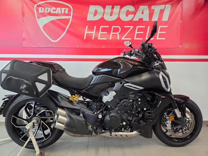Diavel V4 Thrilling Black, Motoren, Motoren | Ducati, Bedrijf, Toermotor, meer dan 35 kW, 4 cilinders, Motorrijbewijs A, ABS, Cruise Control