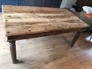 Oude hardhouten eettafel