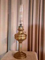 Antieke koperen staande olielamp/petroleumlamp met glas, Antiek en Kunst, Ophalen