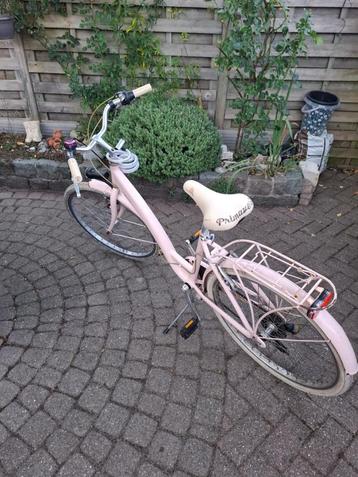 Leuke en stevige meisjesfiets beschikbaar voor biedingen