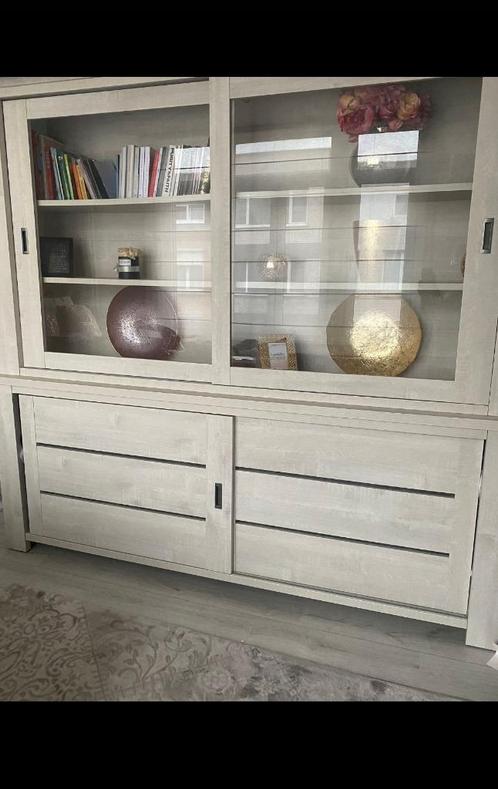 Kast voor living met verlichting, Huis en Inrichting, Kasten | Vitrinekasten, Zo goed als nieuw, Met deur(en), Met plank(en), Glas