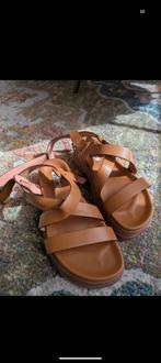 Nieuwe lederen sandalen Bibi Lou Lou, Kleding | Dames, Schoenen, Ophalen of Verzenden, Zo goed als nieuw