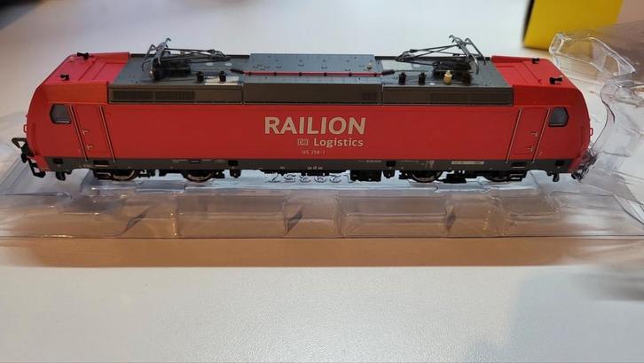 Locomotive TRIX BR 185 DB Railion Logistics – Allemagne –, Hobby & Loisirs créatifs, Trains miniatures | HO, Comme neuf, Locomotive